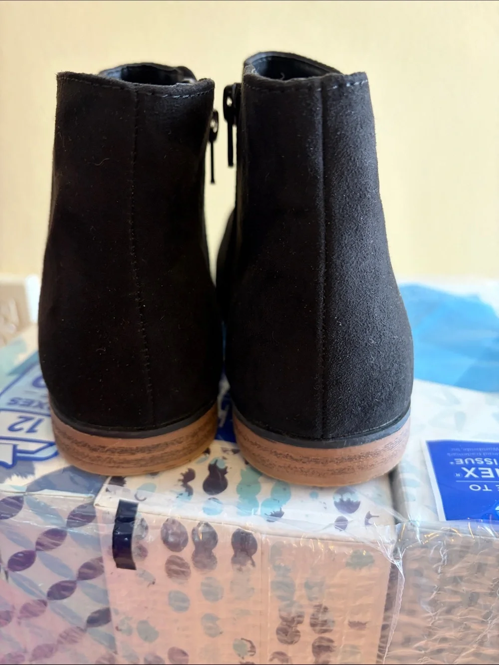 Cat and Jack girls black bootie boots size 5
